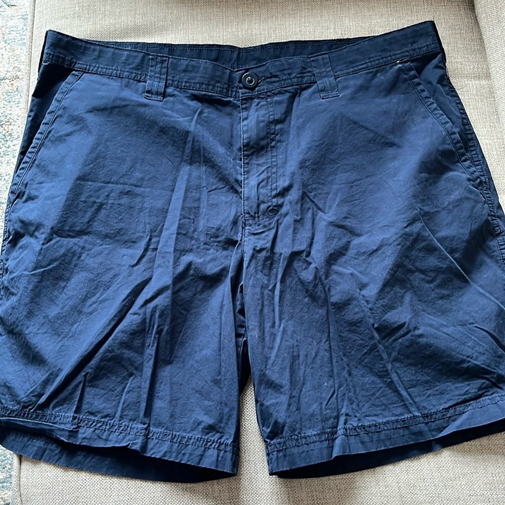 Men’s Columbia shorts 36